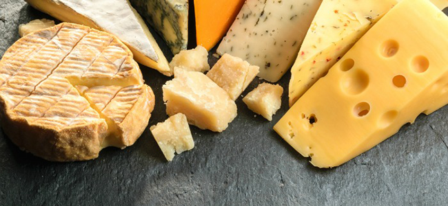 Cibi da evitare durante la gravidanza Latte e formaggi non pastorizzati.