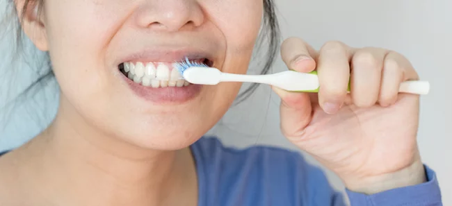 errori igiene personale spazzolare bene i denti