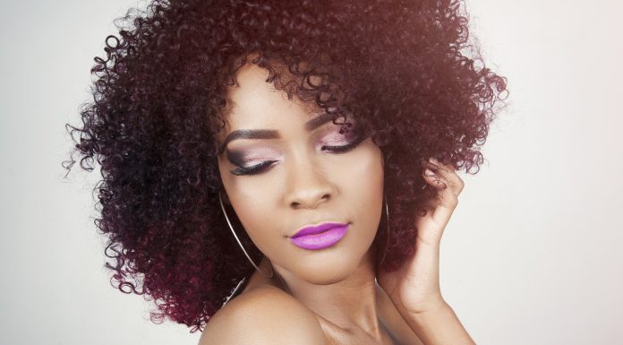 Come fare i capelli ricci in casa in semplici passaggi Come fare i capelli