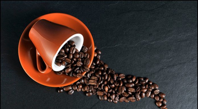 Macchie di caffè: come eliminarle definitivamente dai tessuti Macchie di caffè