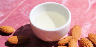 Olio di mandorla per i capelli