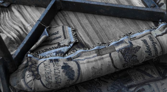 Eliminare le macchie di ruggine dai tessuti: consigli e rimedi utili Eliminare le macchie di ruggine dai tessuti