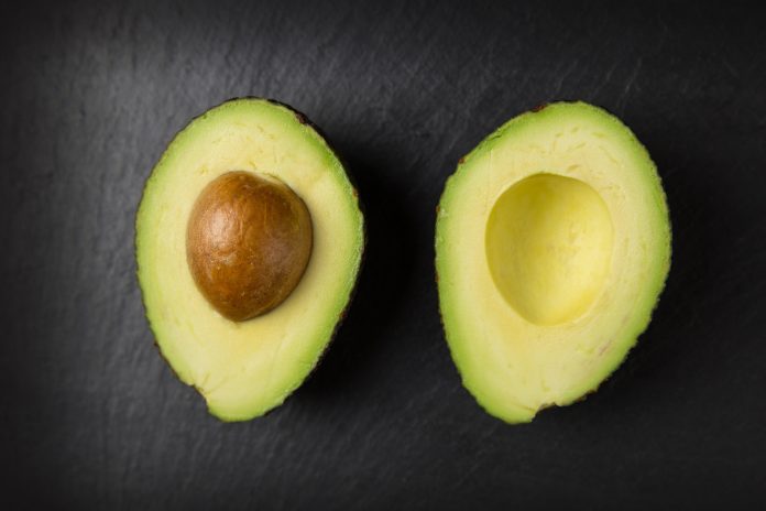 Maschera per capelli a base di avocado e miele