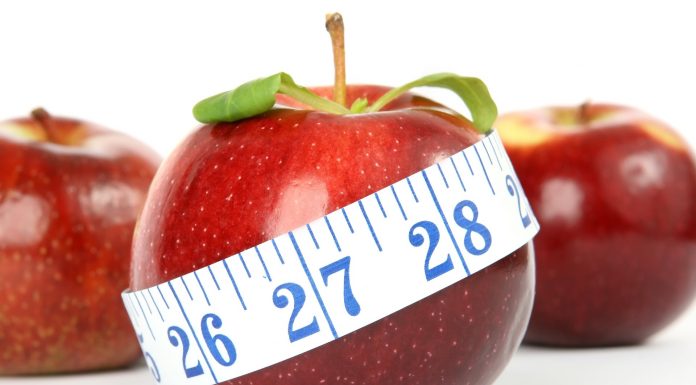 Vuoi smettere di mangiare troppo? Ecco 11 trucchi perdere peso