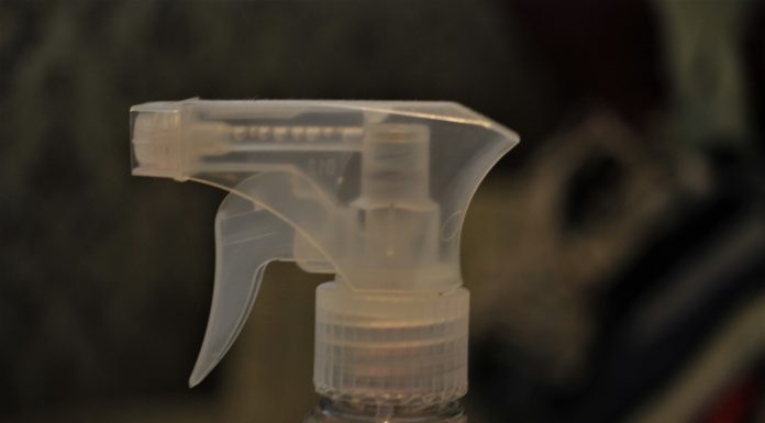 Ammoniaca e candeggina, come utilizzarle e le principali differenze differenza-ammoniaca-candeggina