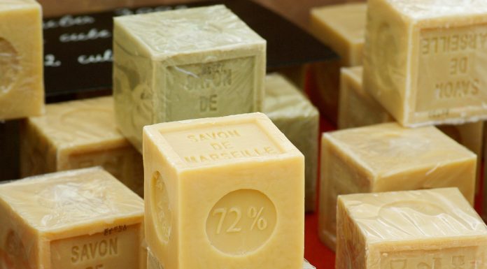 Sapone di Marsiglia in casa, lo sai che puoi utilizzarlo in tre modi? sapone-di-marsiglia-usi-casa