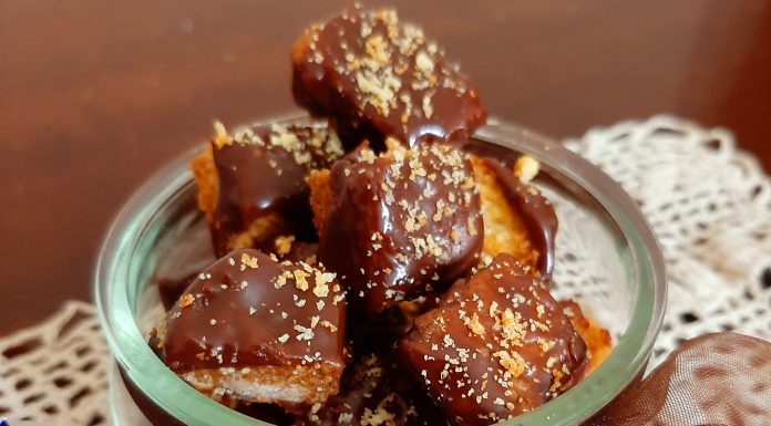 Riciclare il pandoro in friggitrice ad aria, ecco i crostini al cioccolato Crostini pandoro friggitrice aria