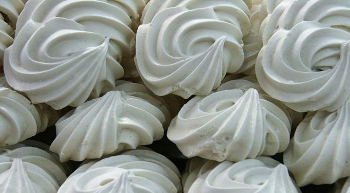 Come fare le meringhe in friggitrice ad aria dimezzando i tempi
